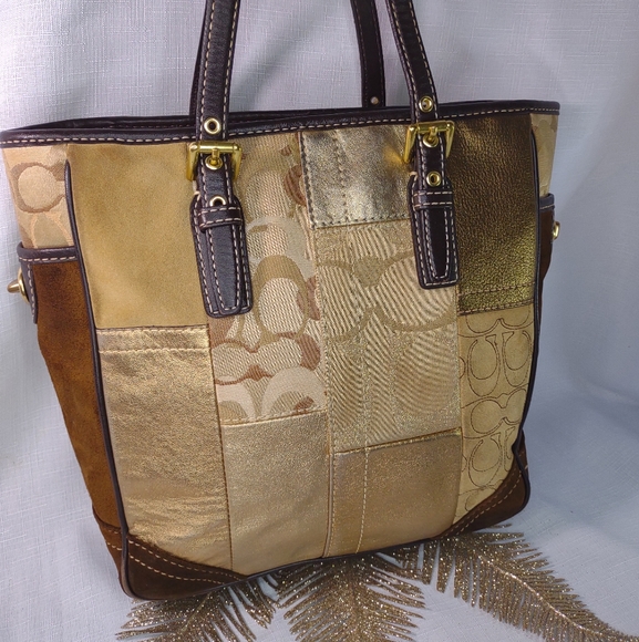 Golden Coach patchwork handbag. - Picture 2 of 8